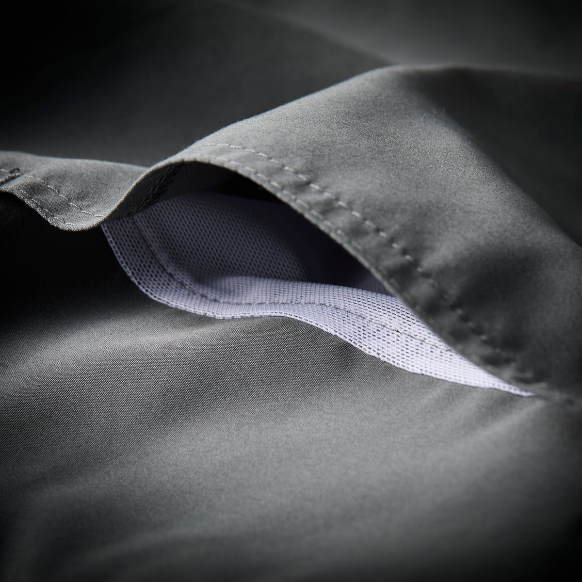 Ezmar-Midweight-Soft-Graa-Geoff-Anderson-Closeup-11.jpg
